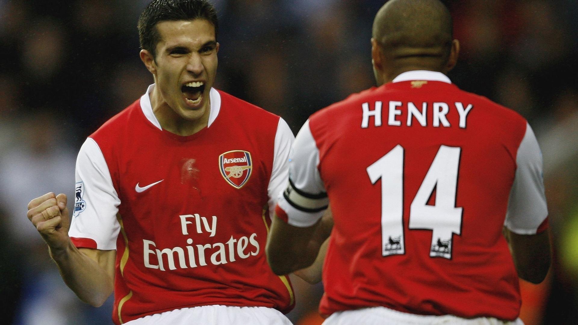 2025年11月足球MVP候选名单揭晓，姆巴佩与哈兰德领衔，莱万强势入围